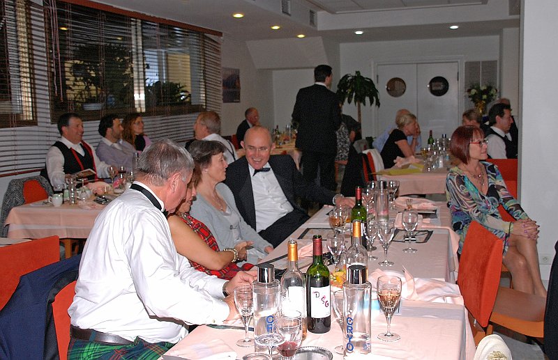 Robert Burns (48).JPG - Only a few sitting out                              